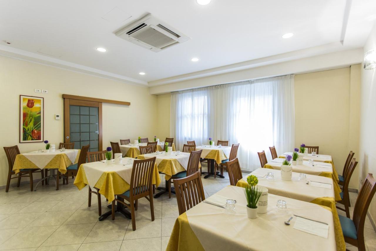 Hotel Savana Rimini Dış mekan fotoğraf