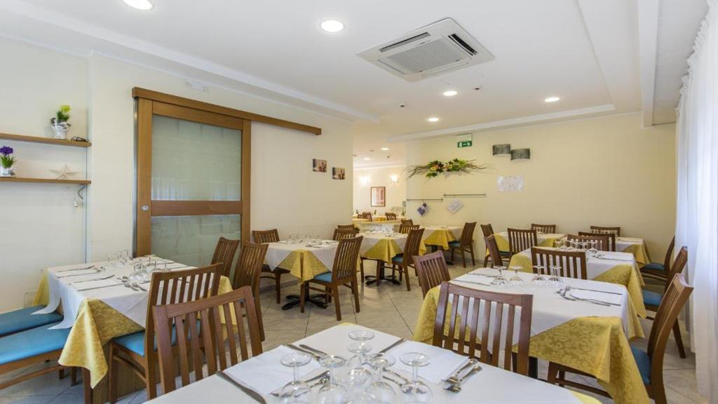 Hotel Savana Rimini Dış mekan fotoğraf